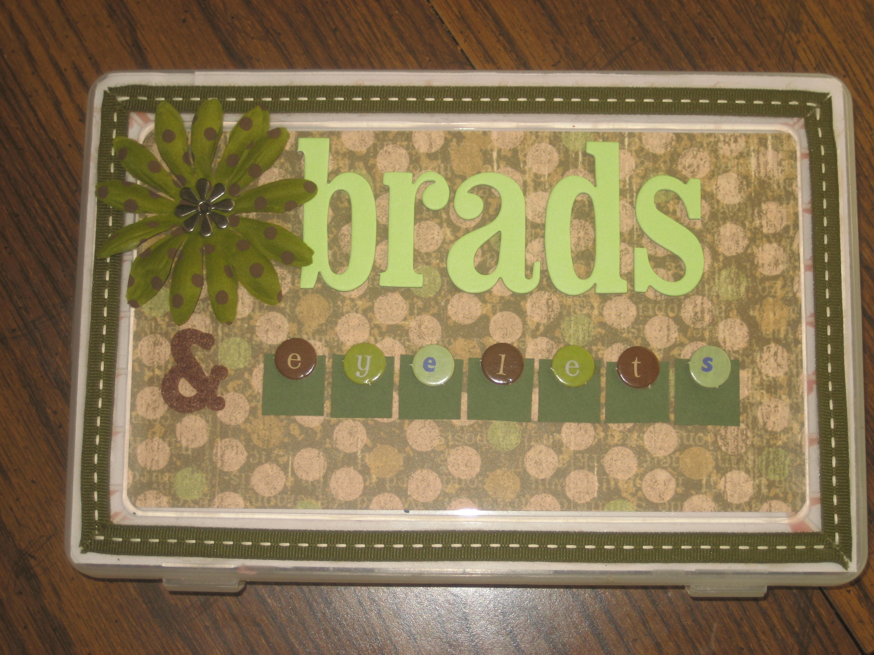 Scraproom Brads and Eyelet storage