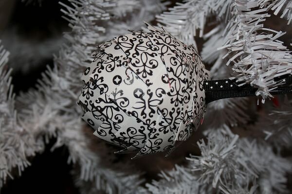 pinecone ornaments