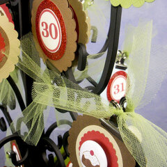 Holiday Countdown Tree (Christmas Version) - ornament insert, close up