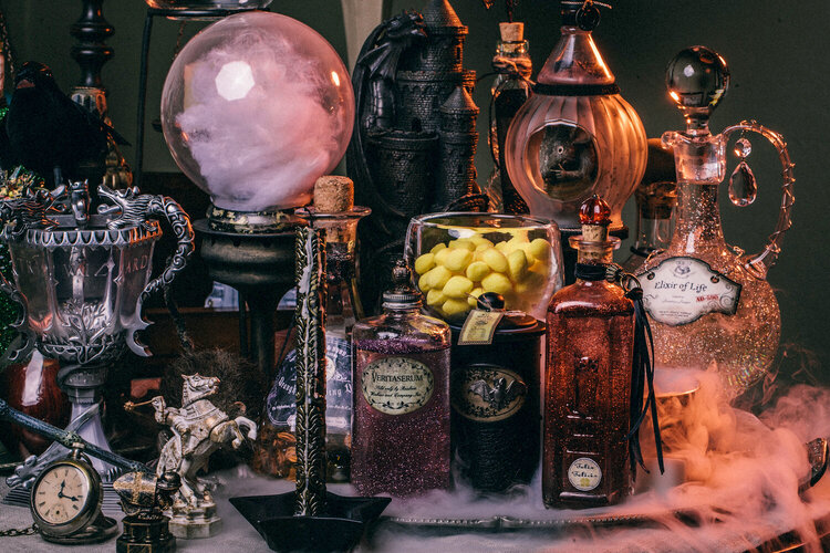 DIY Harry Potter Potion Display for Halloween: Dumbledore&#039;s office