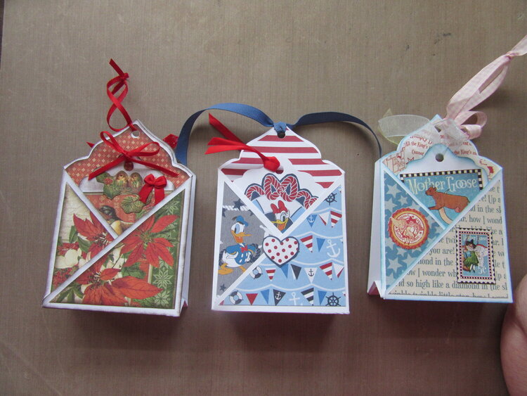 Double pocket cards with tags