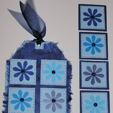 Blue floral tag set