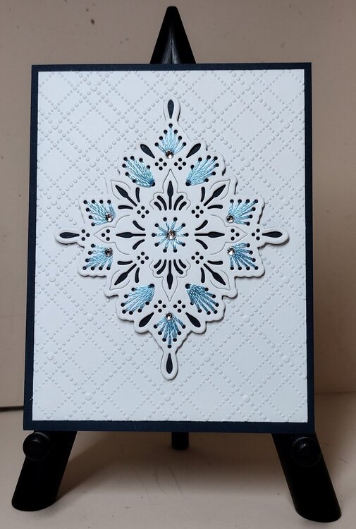 Spellbinders Stitched Medallion