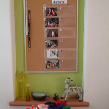 photo holder/scrap room