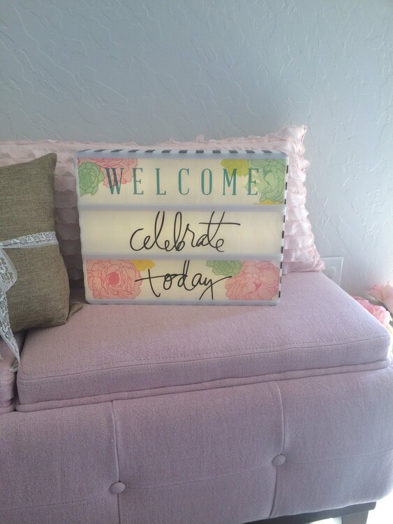 I Spy my Heidi Swapp Lightbox at my friend&#039;s house as part of her new Spring Decor
