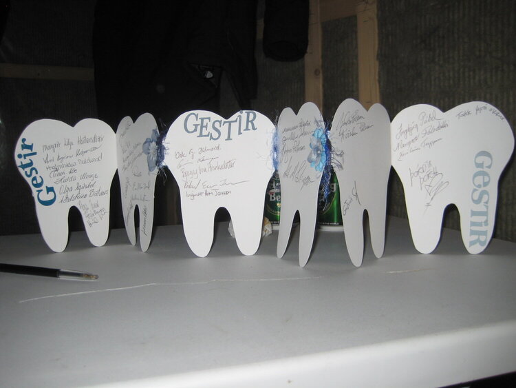 Guestbook for graduationparty for a dentist- Guest side