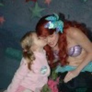 Kissin little mermaid