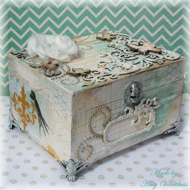 A button box **BoBunny** papers