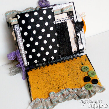 Halloween Mini Book by Jennifer Priest feat. May Arts Tombow