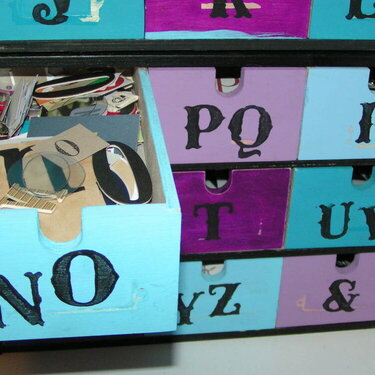 Drawers for chipboard letters