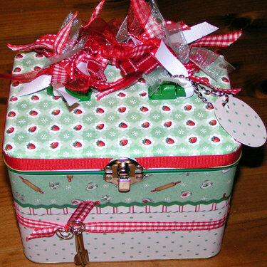 Lunchbox Recipe BOX sold on ebay 2005
