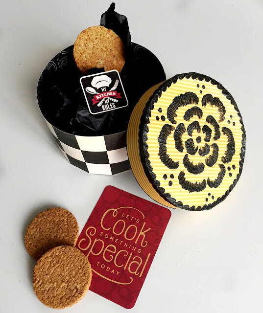 Kiss the Cook Cookie Box!