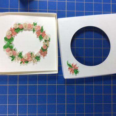 Quilled wreath with gift box