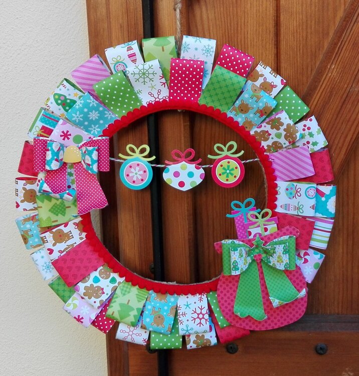 CANDY CHRISTMAS WREATH