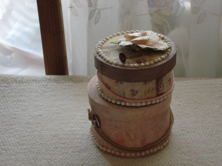 Vintage Hatboxes Gift Box