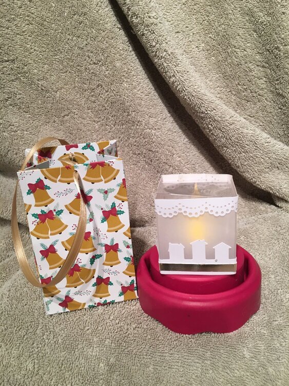 Luminaire and gift bag as shown by Jan Brown