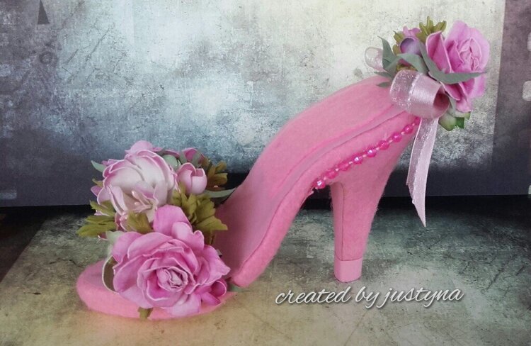 A littel rose high heels shoe