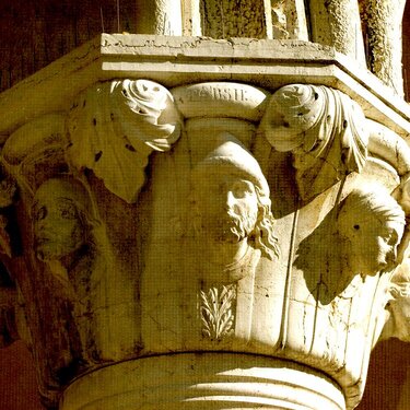 Venetian column