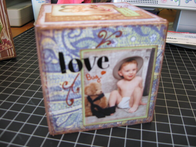 This photo cube is for Tabitha my oldest dd for mothers day