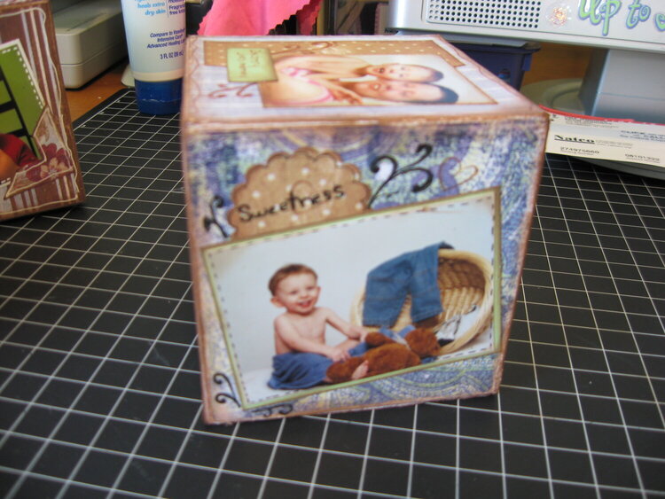 This photo cube is for Tabitha my oldest dd for mothers day