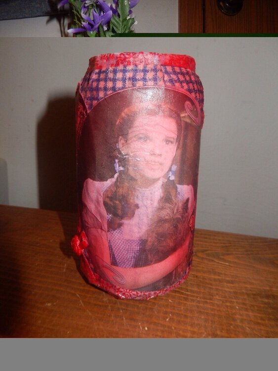 Soda can turned wizard of oz vase