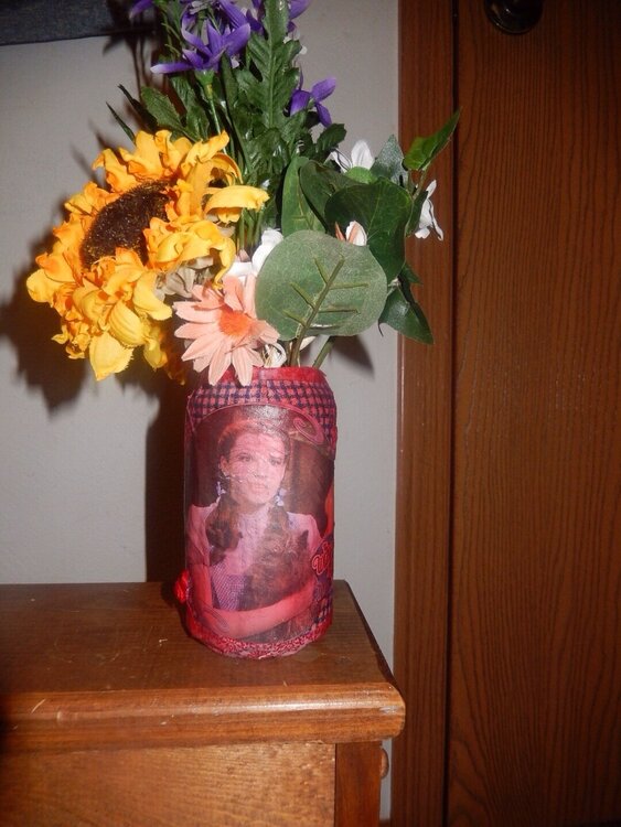 Soda can turned wizard of oz vase