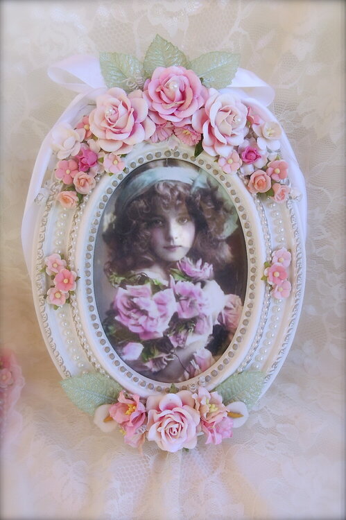 Shabby Chic Oval Frame