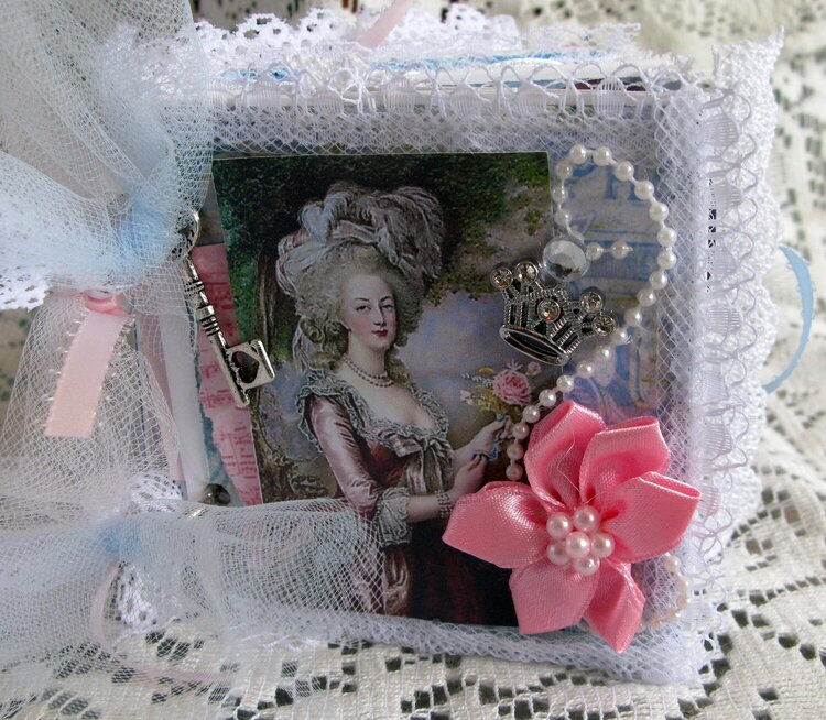Marie Antoinette Mini Paperbag album