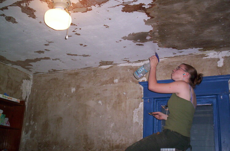 Amy Spraying the ceiling