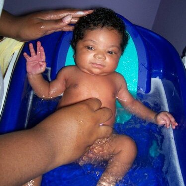 Samiyah&#039;s 1st bath
