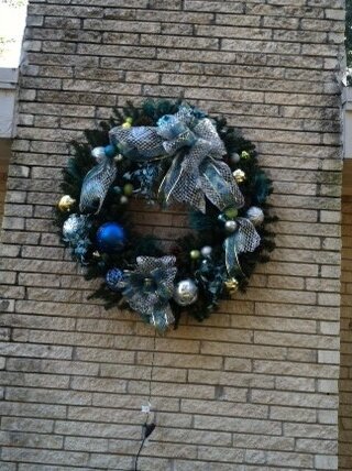 Giant wreath