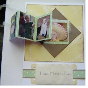 Mother&#039;s Day card for DS with accordian mini-album