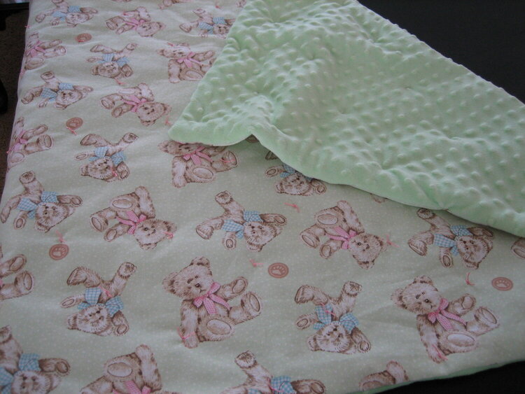 Teddy bear baby quilt