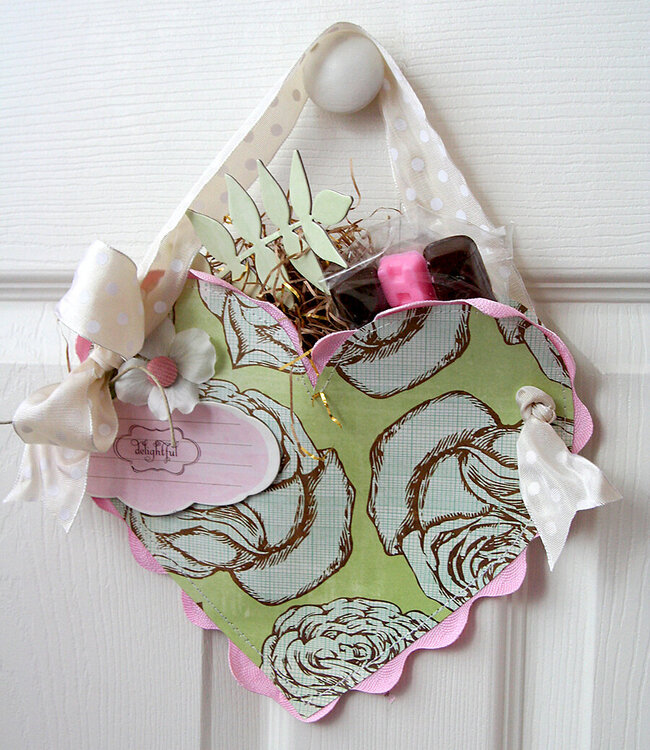 Hanging Heart *NEW Pink Paislee*