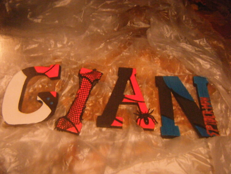 Spiderman inspired altered wooden letters (Gian)