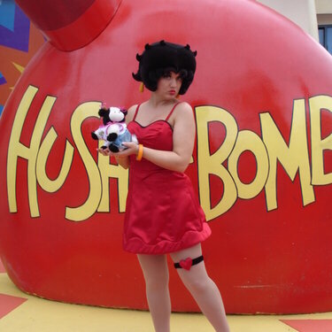 2006 Nov - Con Betty Boop en Universal Studios