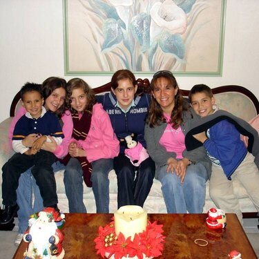 2006 Dic 22 - Con mis sobrinas y rinos
