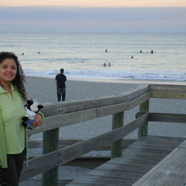 2006 Nov 19 - en la playa con titi Ive