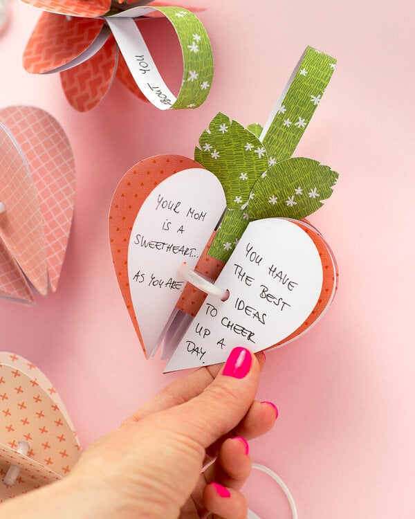 Valentine&#039;s strawberries with secret message