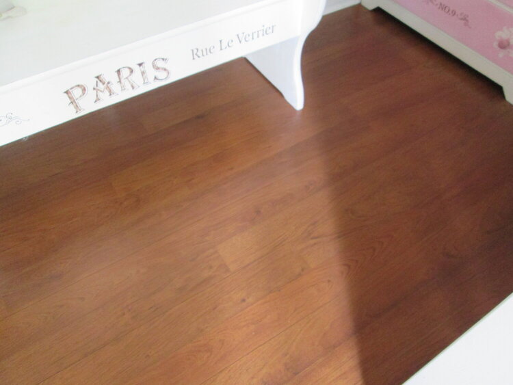 Wood laminate Floor