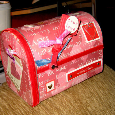 Valentines Mailbox Sideview