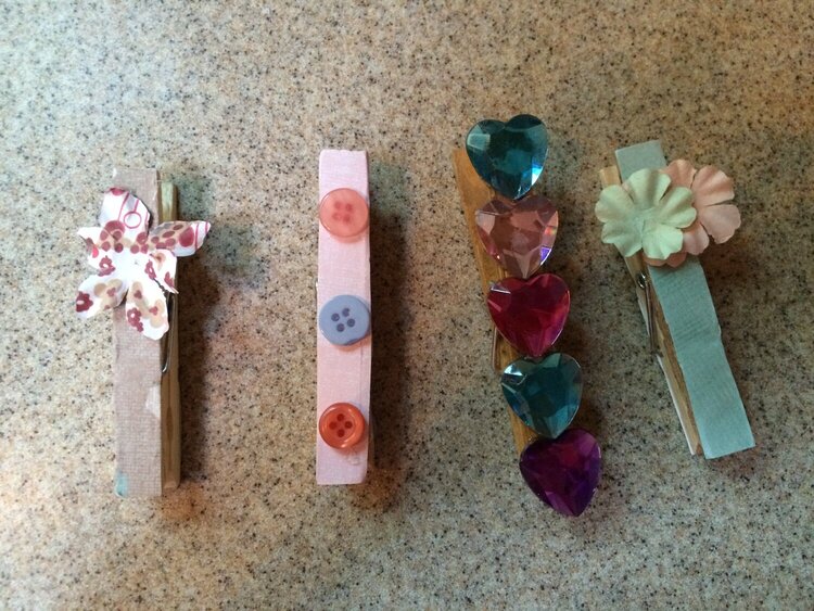 I decided to decorate my own clothespin after seeing a person posting decorated clothespins.