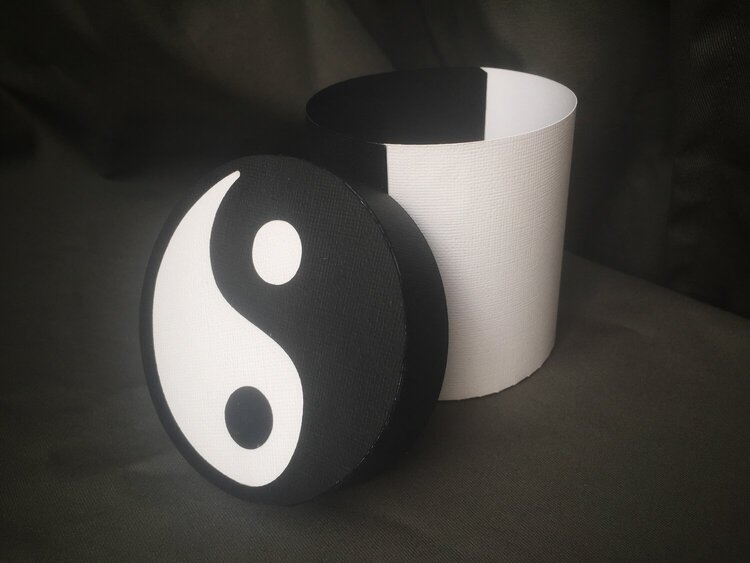 Yin and Yang box