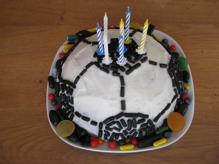 Birthday cake for a football fan