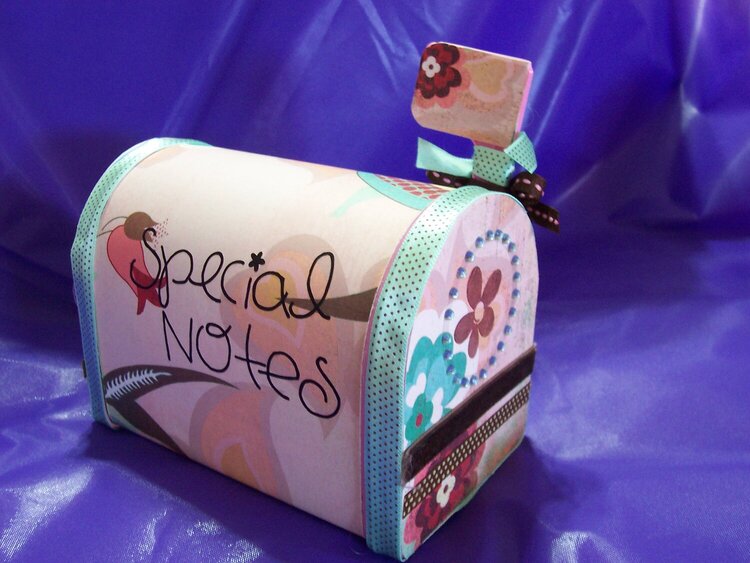 Altered Mailbox for Valentine&#039;s Day
