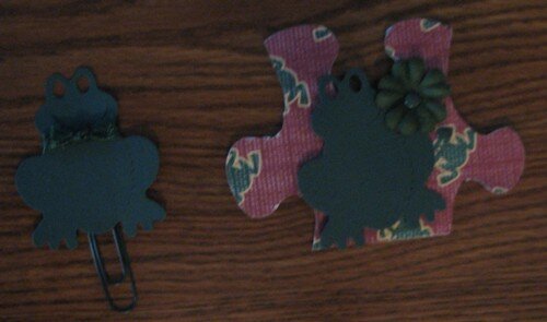 green puzzle pieces