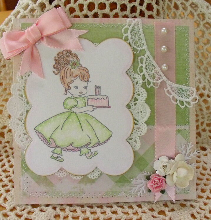 Twisted easel card, closed