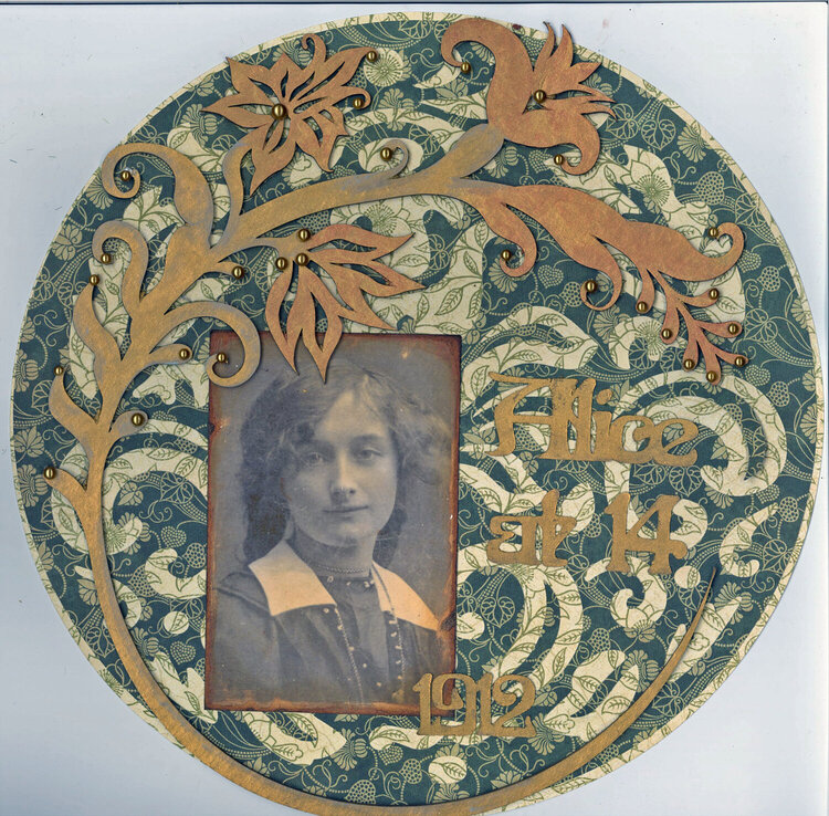 &quot;Alice at 14 ~ 1912&quot; Round layout