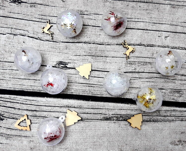 DIY Snow Baubles