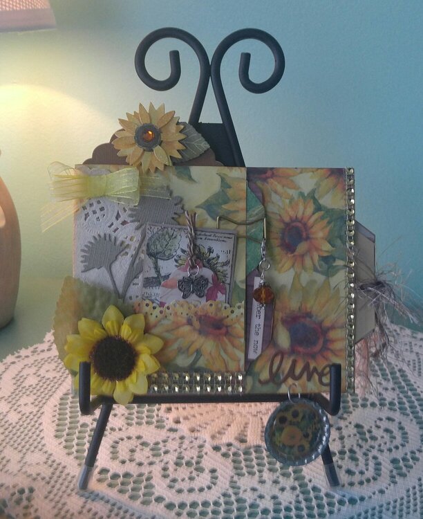 Sunflower side loaded envelope